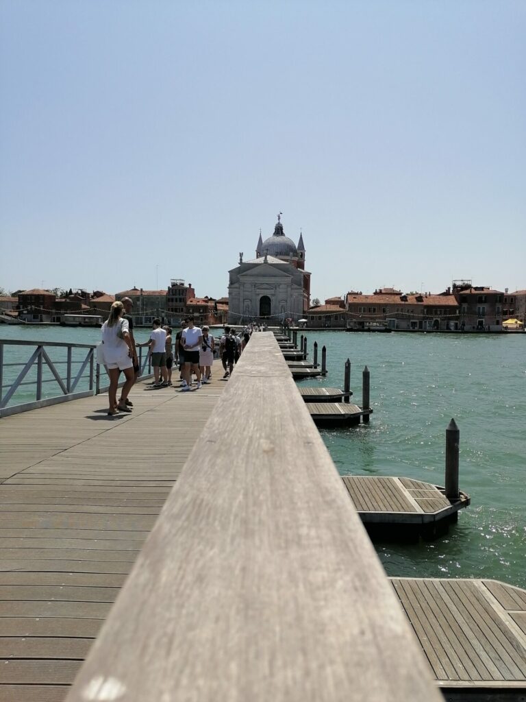 Von der Zattere zur Giudecca - die Votivbrücke von Venedig